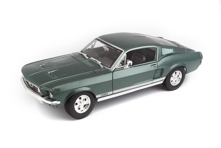 MAISTO - 1967 Ford Mustang Fastback, metal zöld, 1:18