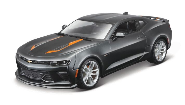 MAISTO - 2017 Chevrolet Camaro 50th Anniversary, metal szürke, 1:18